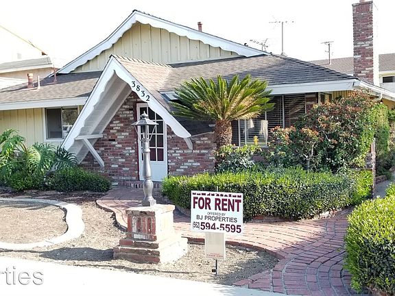 2nd image of 3832 Green Ave APT 1