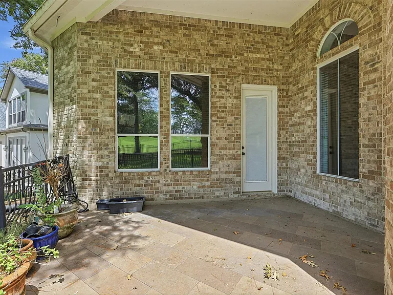 79 Melrose Dr — Photo 31