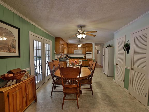3rd image of 104 Dana Ln