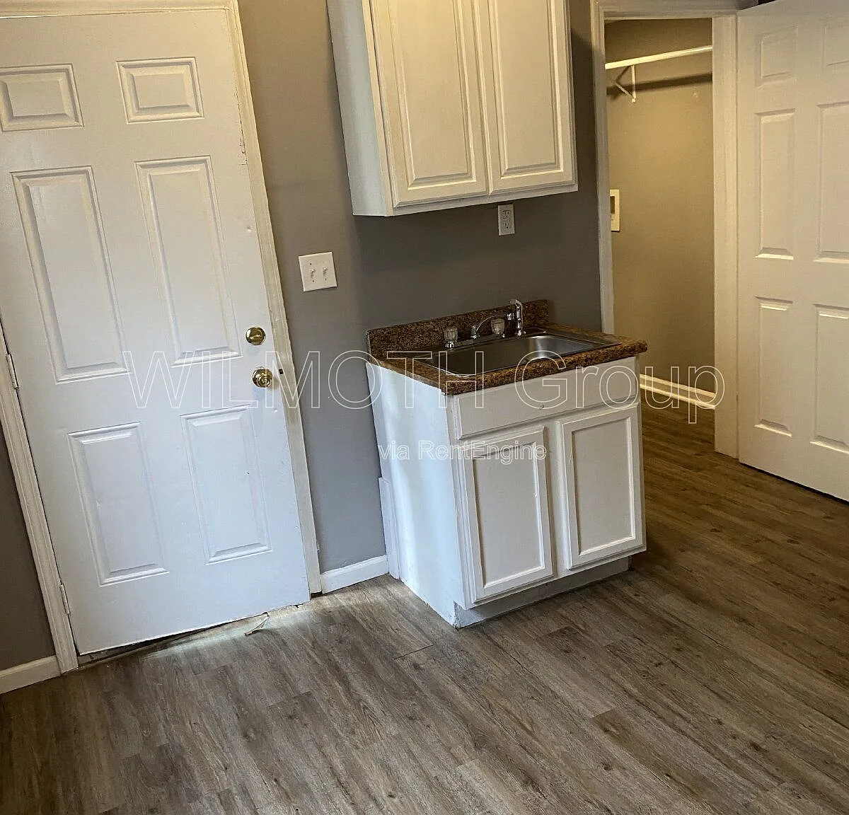 Studio, 1.0 bath, 324 sqft, $500 — Photo 4