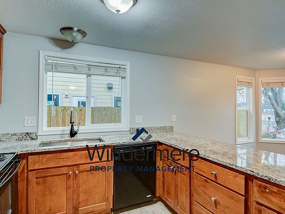 2nd image of 952 SE Ely St APT B103