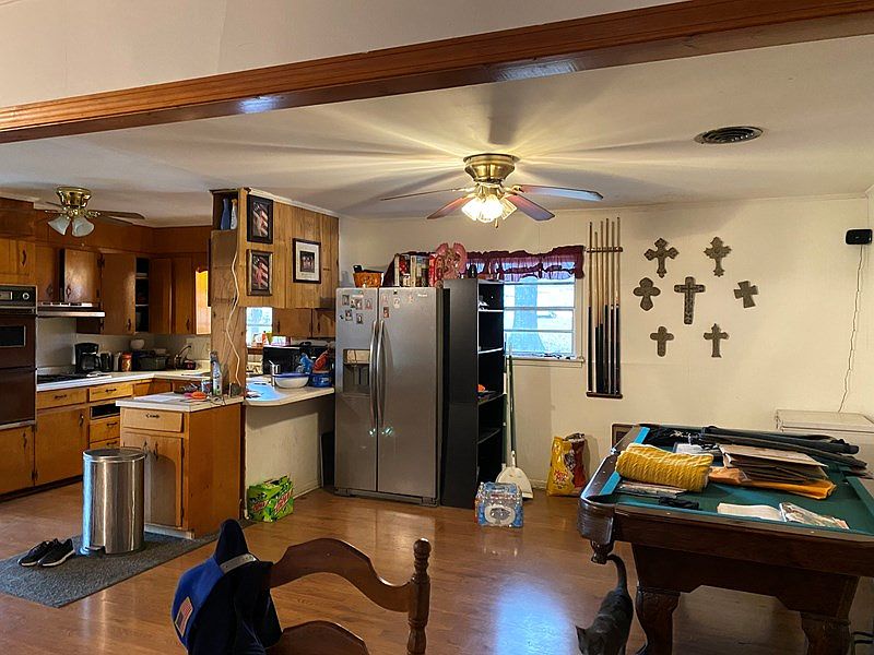 2nd image of 409 Fairground St