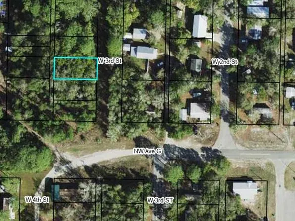 805 NW 3rd St, Carrabelle, FL 32322