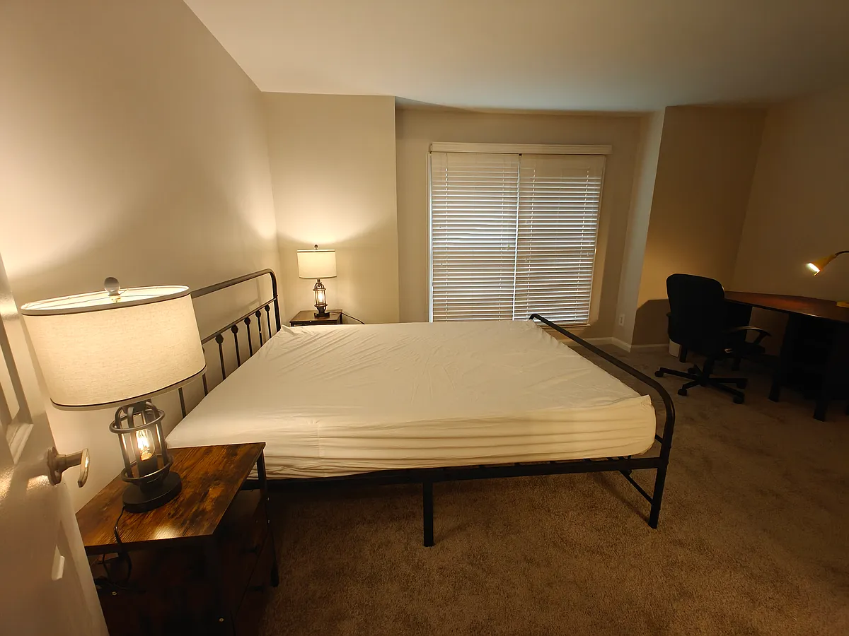 Photo 2 of 13 - 521 N Graham St #3A - Charlotte, NC Building Photo - 521 N Graham St #3A