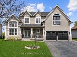 6936 Mary Anne Dr, Ottawa, ON K4P 0B9