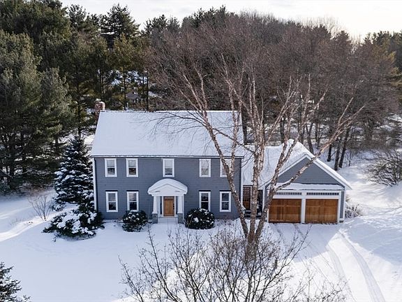 2nd image of 26 Treetop Cir
