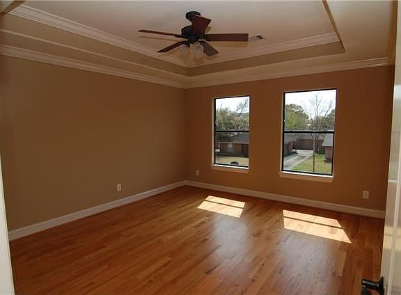 4th image of 4014 Glenshire St