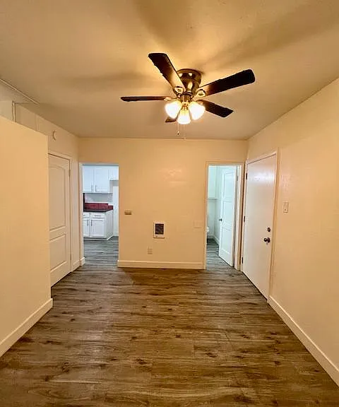 527 E 3rd St #20 — Photo 6