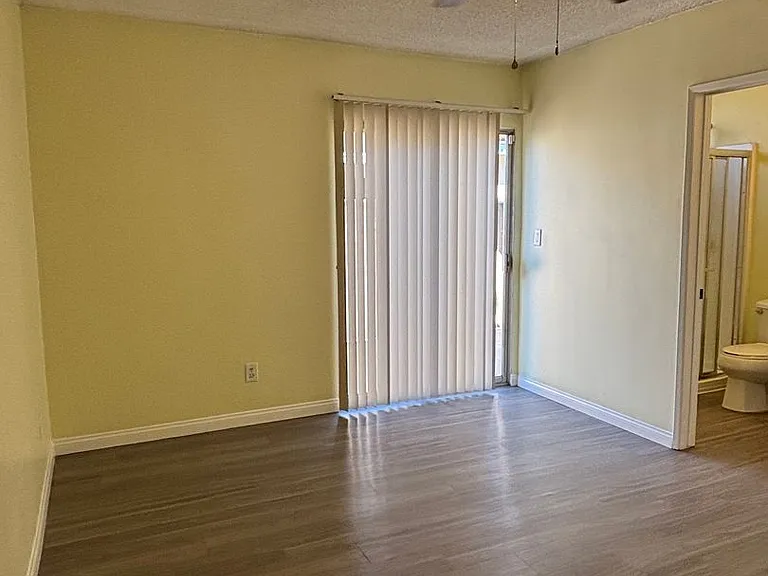 6065 California Ave — Photo 15