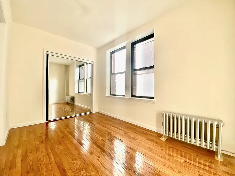 603 Isham St #2G — Photo 9