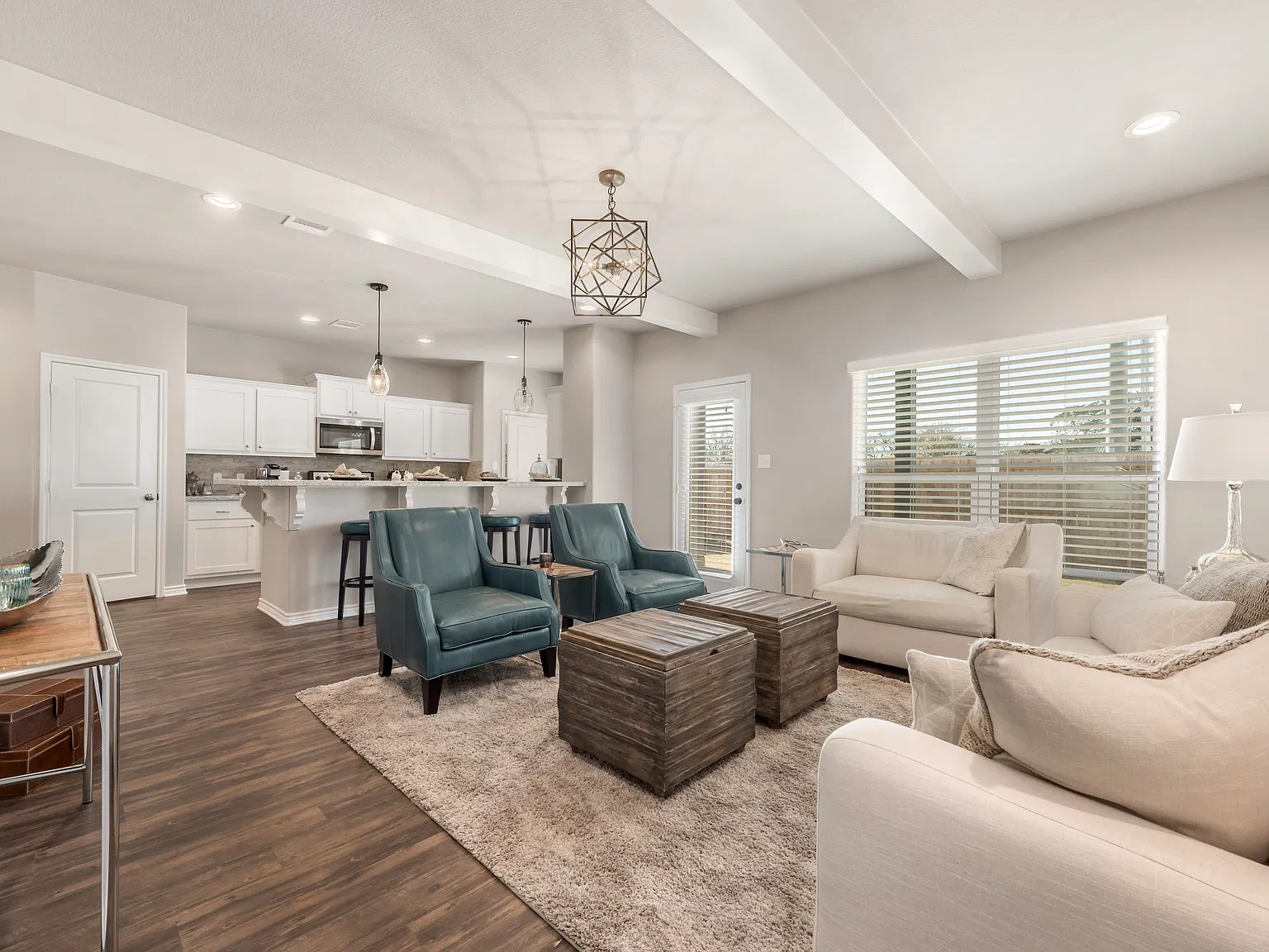 5 bed, 5.5 bath, 1945 sqft, $3,600 — Photo 4