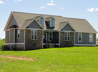 41 Grant Dr, Lavonia, GA 30553