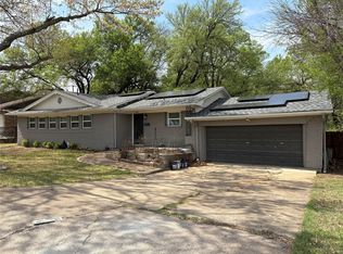 529 NE 4th St, Grand Prairie, TX 75050