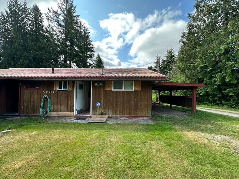 1st image of 15801 Larch Way