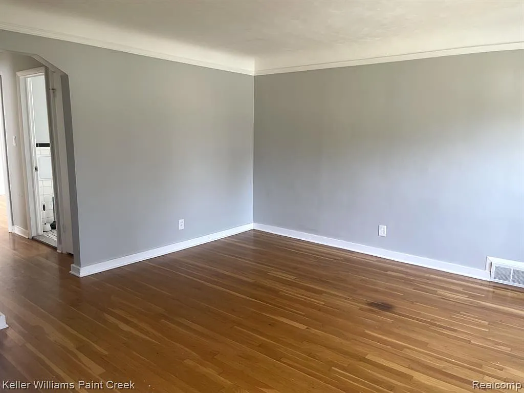 3 bed, 2.0 bath, 1541 sqft, $1,800 — Photo 2