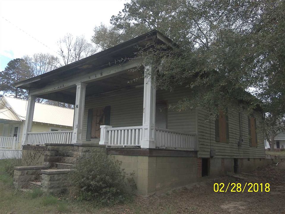 2nd image of 221 Prince St