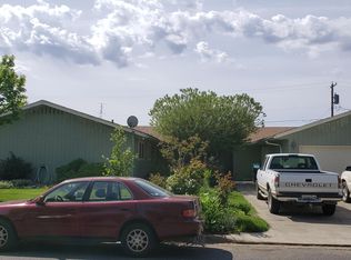 1305 Hammond Ln, Toppenish, WA 98948