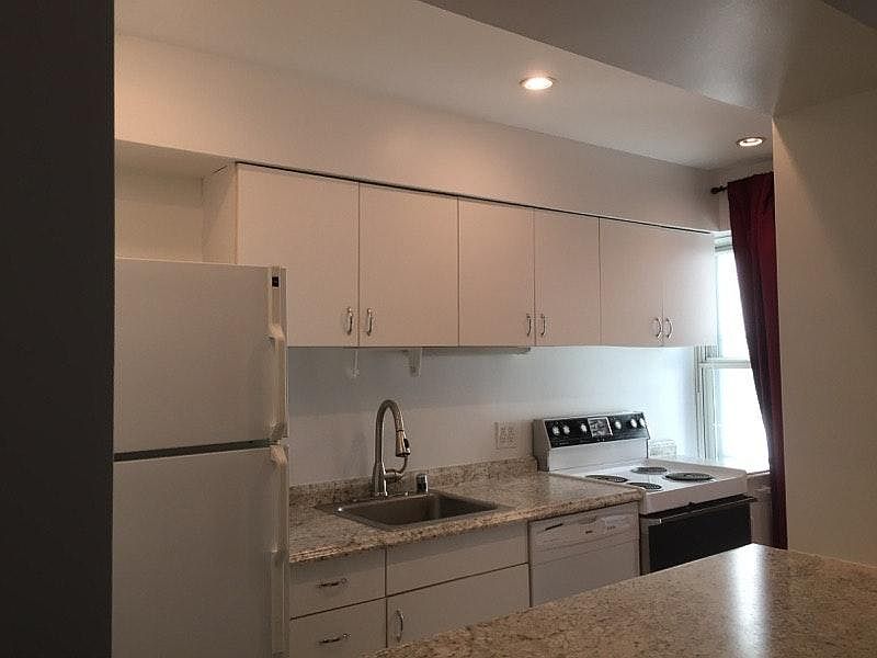 1st image of 40 E 9th St APT 712