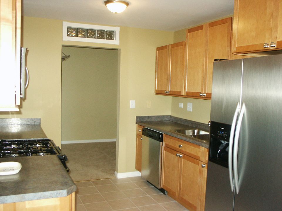 1st image of 240 Ashbury Ct