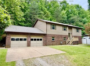 1432 New Hope Rd, Elkview, WV 25071