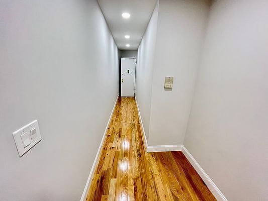 5th image of 514 W 211th St #2I