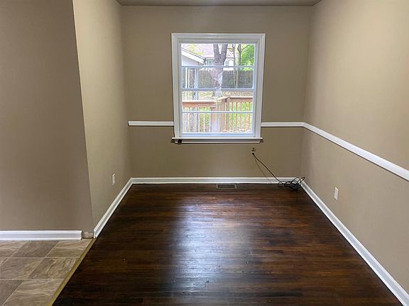 5th image of 456 Carlisle Ave