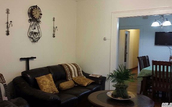 2nd image of 9309 102nd St