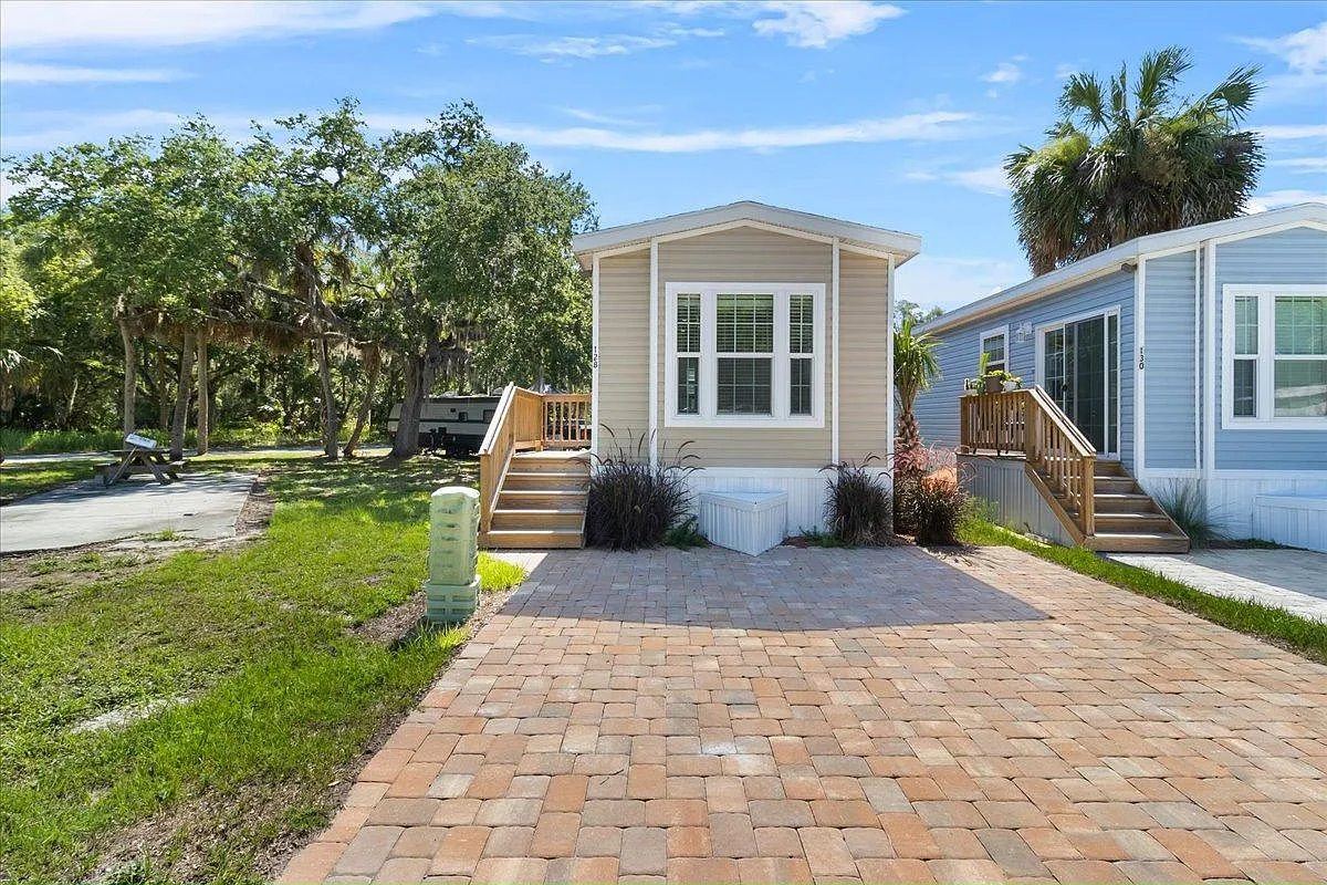 Building Photo - Citrus River Village I