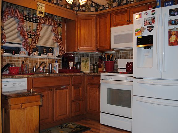 5th image of 76 Smyrna Ave