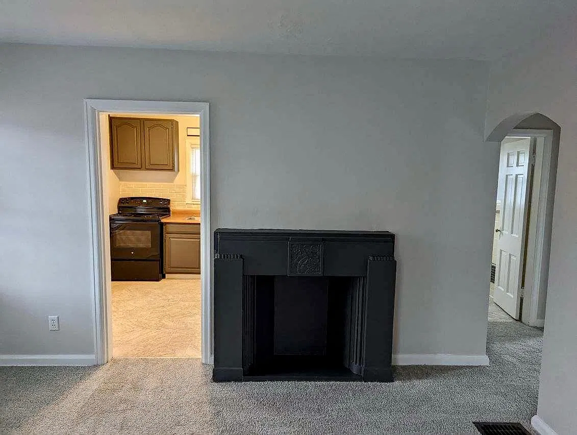 2 bed, 728 sqft, $1,350 — Photo 2