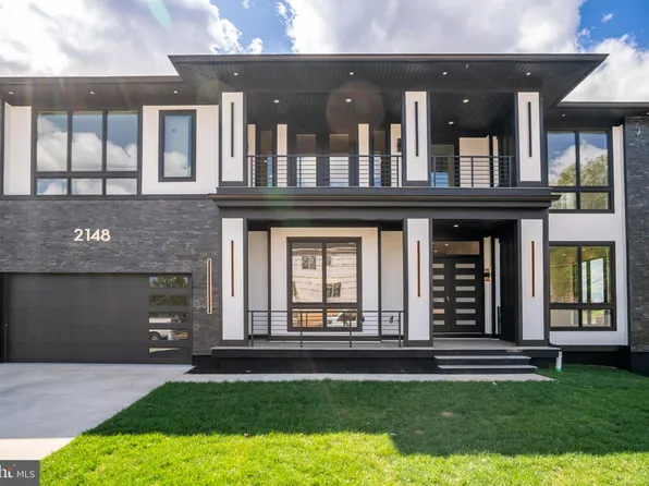 2148 Crimmins Ln, Falls Church, VA 22043