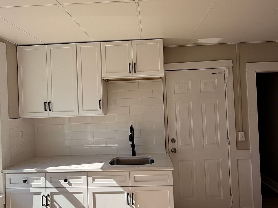 1st image of 46 Prescott St #2