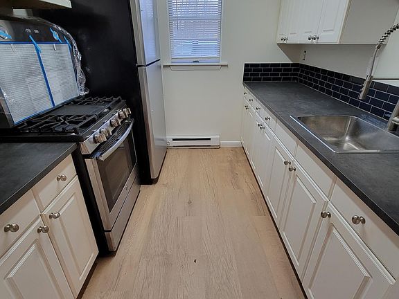 3rd image of 98 Sullivan St APT 1