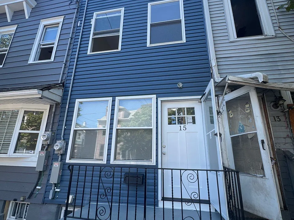 15 Brown St