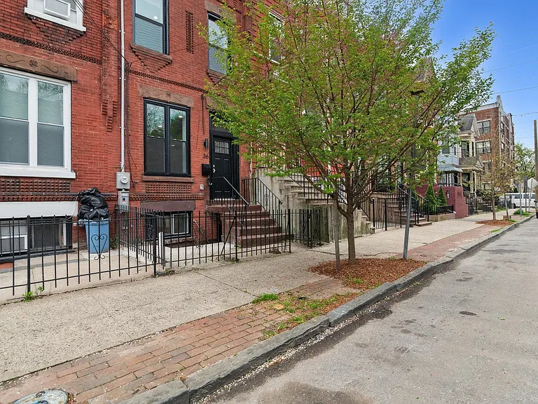 36 Park St #2 — Photo 15
