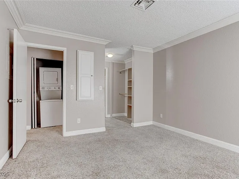 4860 Nara Vista Way — Photo 9