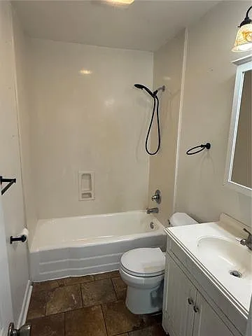 407 E Illinois Ave — Photo 10