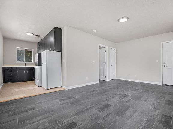 5th image of 1800 9th St #1