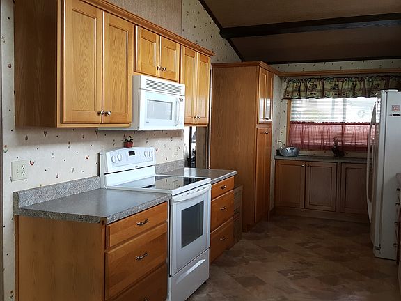 5th image of 17401 SE 39th St