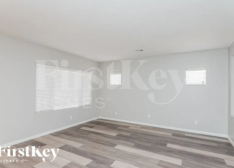 5595 Criollo Dr — Photo 4
