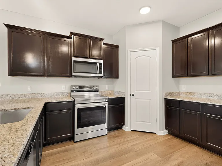 11914 Latour Valley — Photo 34