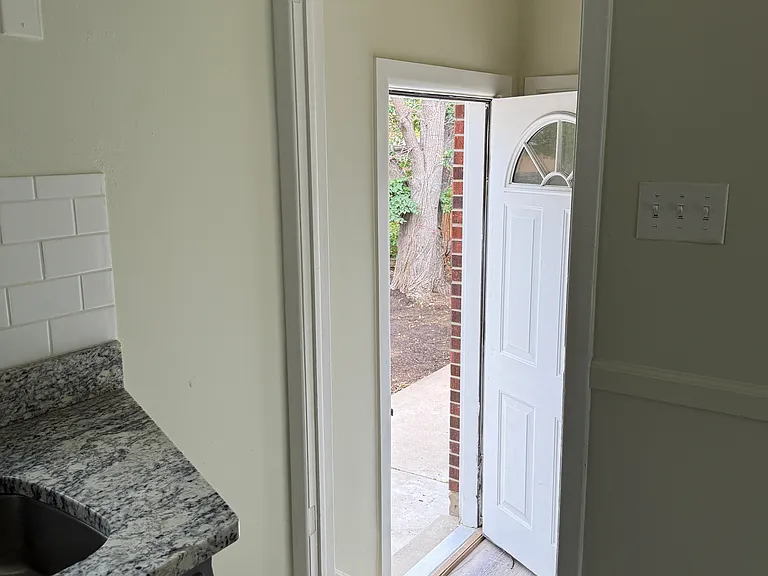 10910 Rosalie Dr — Photo 7