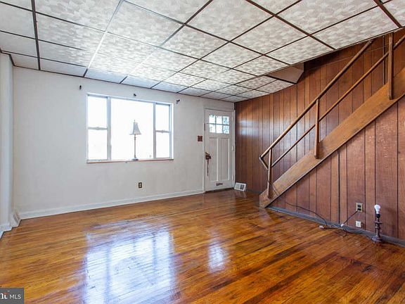 4th image of 7624 Elmwood Ave