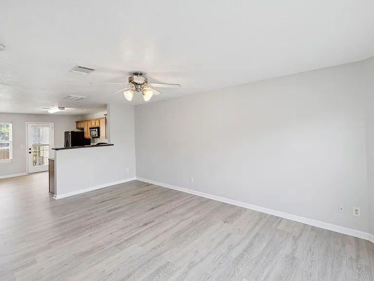 340 Stewarts Landing Cir — Photo 6