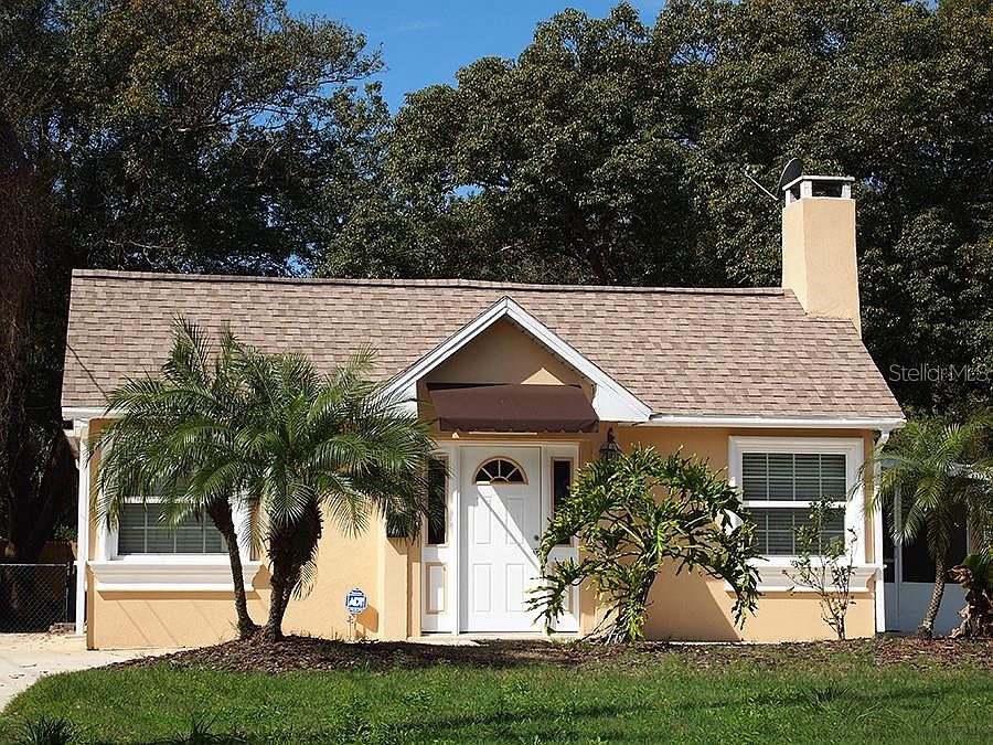 1st image of 1112 Poinsettia Ave