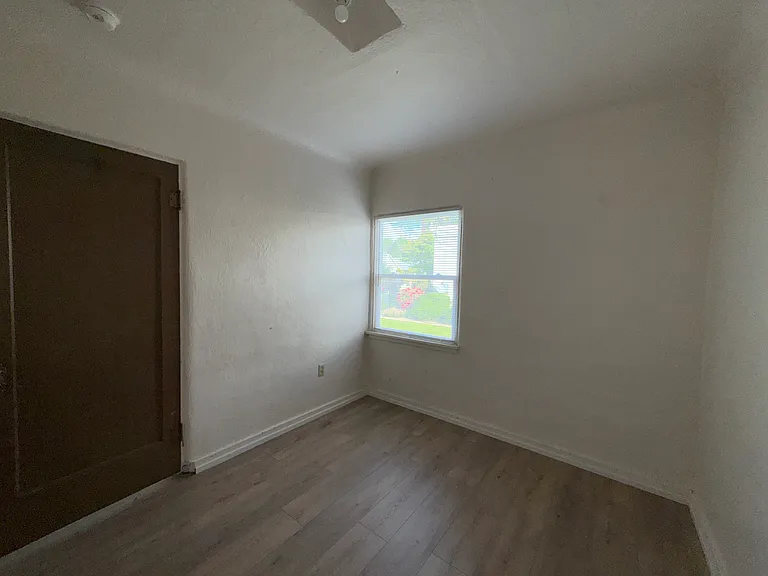209 S 9th Ave #5 — Photo 11