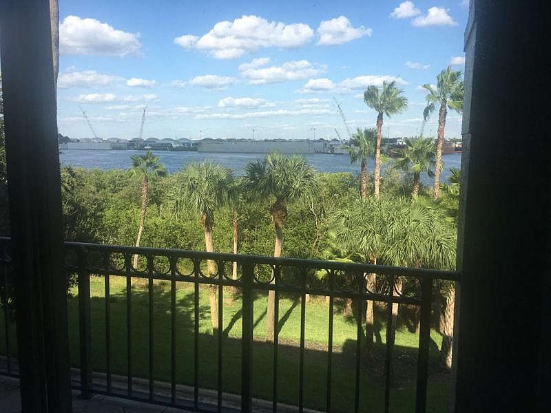1st image of 746 Coral Reef Dr