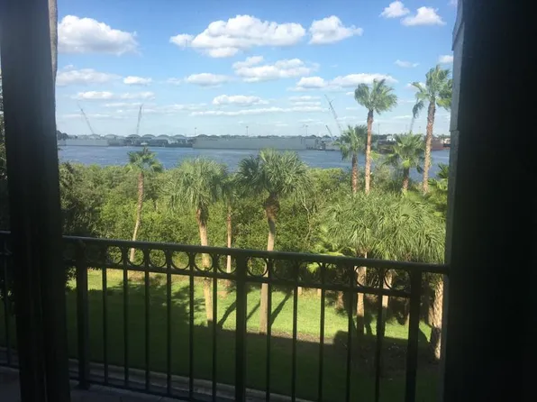 746 Coral Reef Dr, Tampa, FL 33602