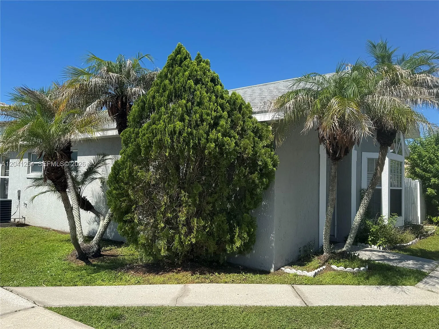 3 bed, 2.0 bath, $1,800 — Photo 2