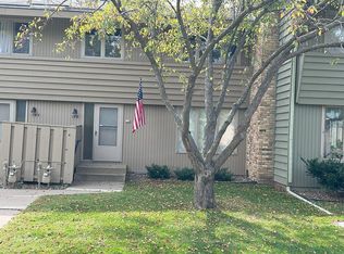 196 Windsor Ln, New Brighton, MN 55112